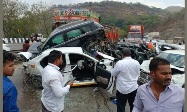 Video | Collision of 12 vehicles on Mumbai-Pune Expressway at Khopoli