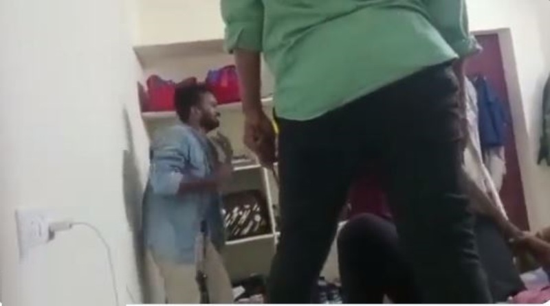 Andhra College Student Beaten by Fellow Students with Pipes, Burnt with Iron Box Over Dispute About Girl | Video
