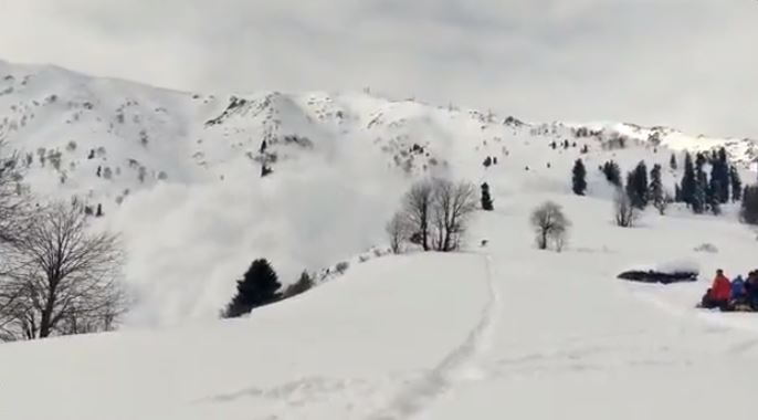 Video | Gulmarg, Avalanche, Two Polish Skiers Killed, 19 Rescued