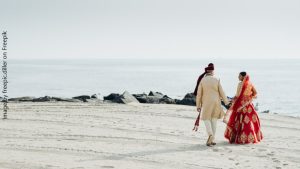 Bareilly Bride Chases Runaway Groom for 20 km, Drags Him Back to the Wedding Venue to Get Married