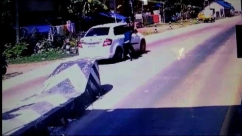Caught on Cam: Kerala Toll Plaza Employee Dragged by Moving Car for asking to Pay Toll Fee