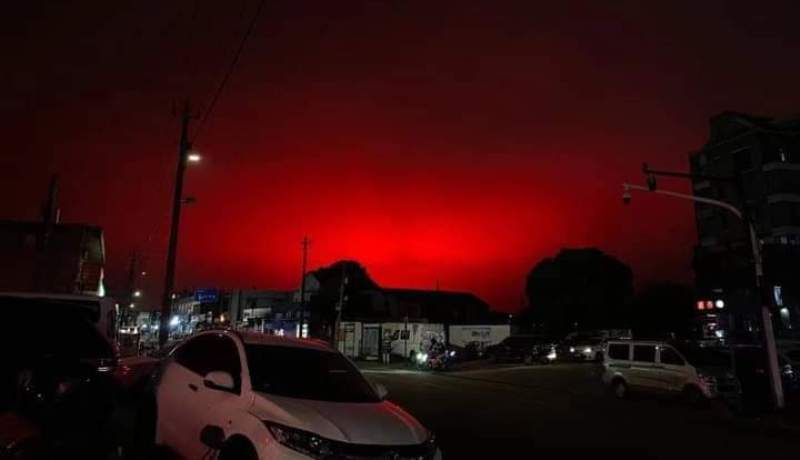 China Port-City’s Sky Turns Blood-Red for Hours as Panicked Locals Fear Armageddon, Videos Go Viral