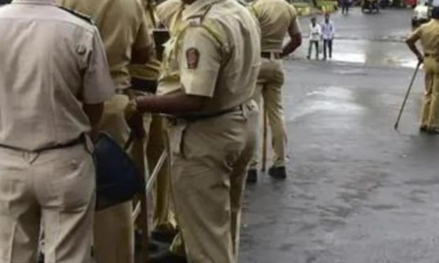 Chennai: Drunk Cop Slaps Blind Men and Breaks Walking Sticks for Asking Directions