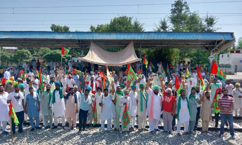 Farmers’ Unions Launch 3-Day ‘Rail Roko’ Agitation in Punjab