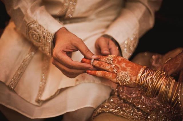 Hyderabad Groom Runs off Wedding Venue after Seeing First Wife Appear with Cops