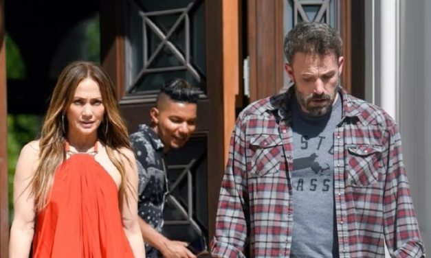 Jennifer Lopez and Ben Affleck Get Married in Las Vegas in Small, Intimate Ceremony