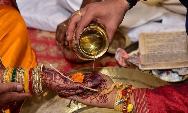 Jharkhand: Man Marries Two Women in One Ceremony, Says “I love them both, can’t leave either”
