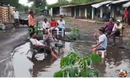 MP Residents Turn Huge Pothole into ‘Beach’ as Unique Protest against Poor Condition of Roads