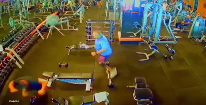 Viral Video Man Attacked With Dumbbell In Thai Gym Over Bench Press Fight Gets 60 Stitches
