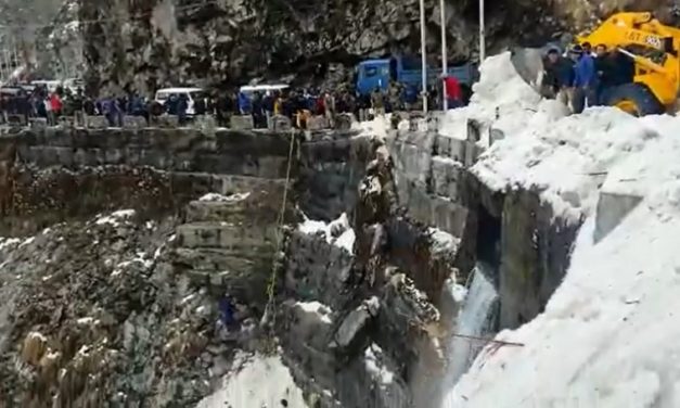 Massive Avalanche Hits Sikkim, At Least 7 Dead, Hundreds Feared Trapped, Rescue Ops On | Video