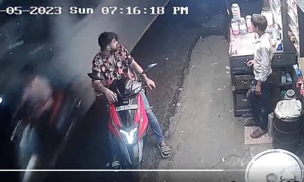 Pune Accident: Vanity Van Brake Failed, 2 killed | Video