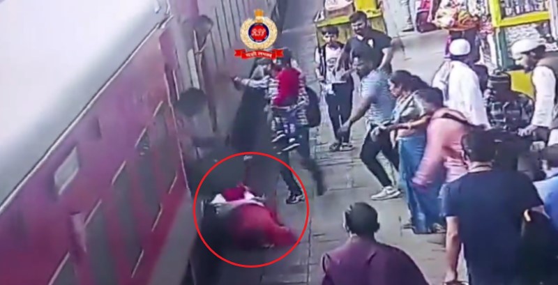 Video | RPF Head Constable Saved Two Passengers at Gwalior Railway Station