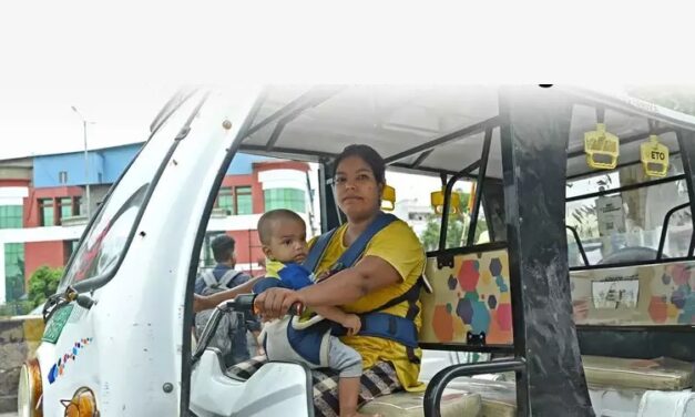With Baby Strapped to her Chest, Single Mother Chanchal Sharma in Noida Drives E-Rickshaw