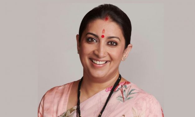 Smriti Irani Was Not Allowed to Enter ‘The Kapil Sharma Show’ Set After Being Unrecognized by the Guard