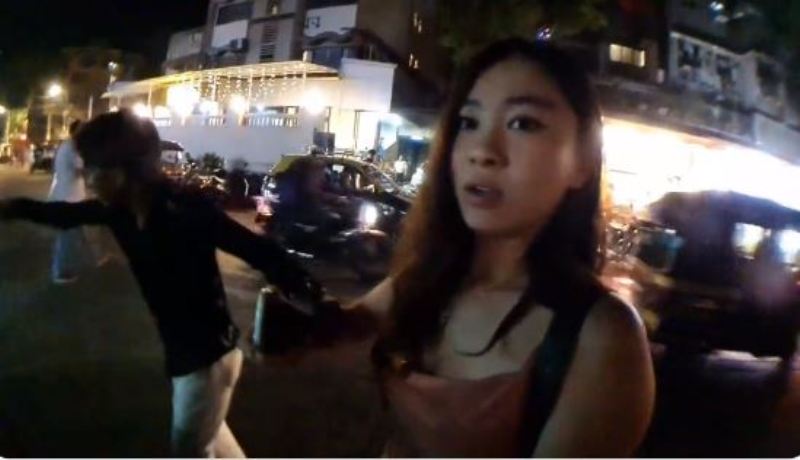 South Korean YouTuber Sexually Harassed on Mumbai Streets During Live Stream, 2 Arrested | Video