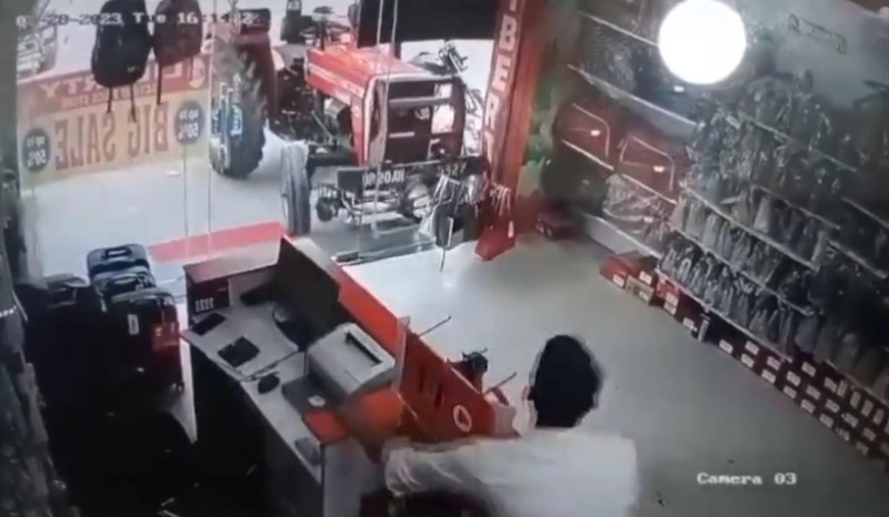 Tractor Mysteriously Moves on Its Own, Crashes into Showroom in Bijnor, Uttar Pradesh