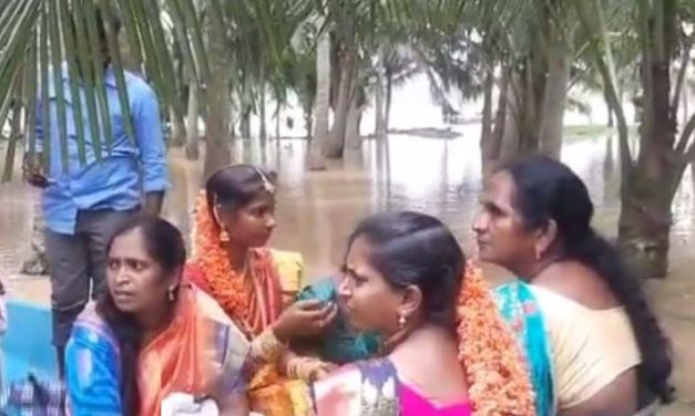Video: Decked Up Andhra Bride & Family Rides Boat to Groom’s House amid Heavy Floods