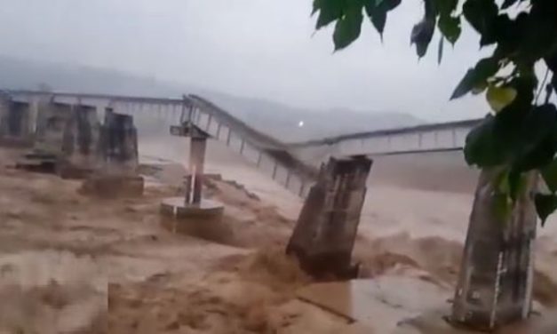 Himachal Rains: Video Shows Railway Bridge Collapsing Due to Heavy Rain, 3 Dead, Several Missing