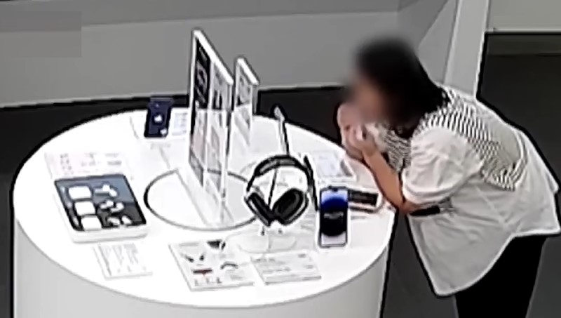 Woman Chews Through iPhone Security Cable to Steal Device Worth $960 in China