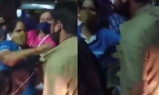 Delhi Woman Brutally Thrashes Auto Driver, Viral Video Shows Her Punching & Slapping Him