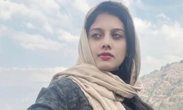 Kashmiri Journalist’s Airport Incident Goes Viral After Criticizing Pakistan